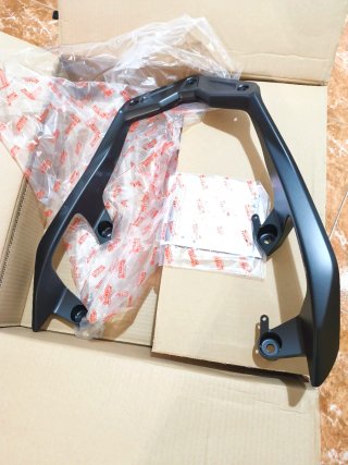 Maleta Yamaha XMAX Original, Soporte y Respaldo