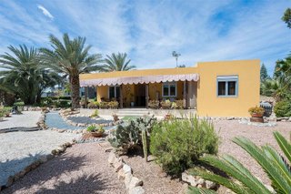 Chalet en venta en Las Bayas en Elche