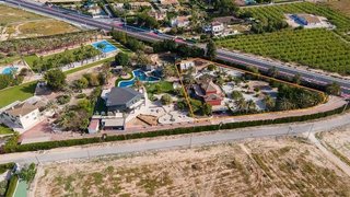 Chalet en venta en Las Bayas en Elche