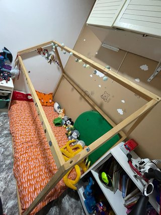 Cama infantil de madera estilo montessori