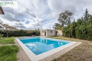 Chalet en venta en Cájar