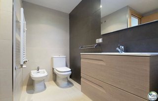 Piso en venta en Port Esportiu - Puig Rom - Canyelles en Roses