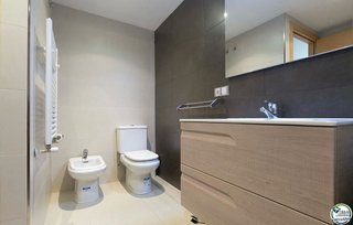 Piso en venta en Port Esportiu - Puig Rom - Canyelles en Roses
