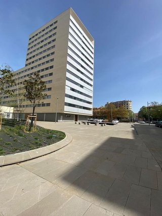 Local comercial en alquiler en Ensanche en Pamplona