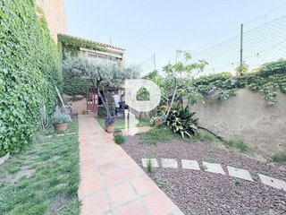 Casa adosada en venta en Sant Vicenç dels Horts