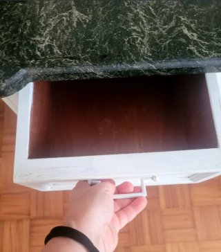 Cómoda de madera y mármol