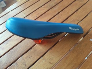 Sillín de bicicleta azul