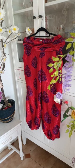 Pantalones seda fluidos estampados