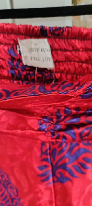 Pantalones seda fluidos estampados