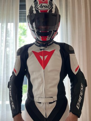 Mono Dainese Cuero 2 Piezas