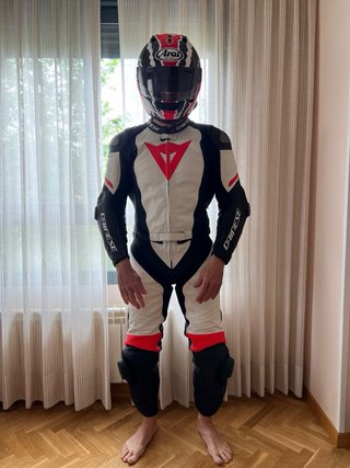 Mono Dainese Cuero 2 Piezas
