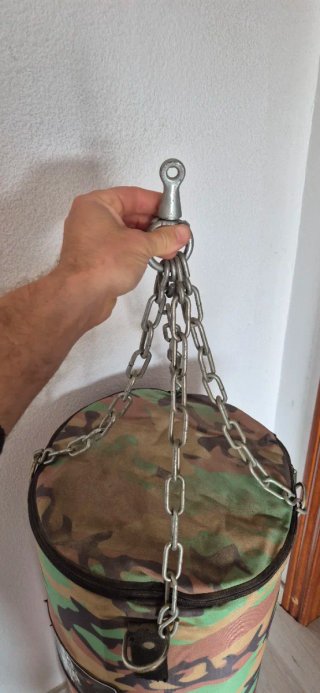 Saco de boxeo militar con cadena