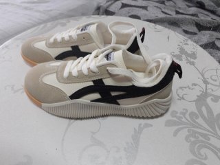 Zapatillas deportivas mujer beige y negras