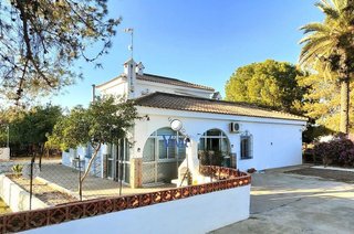 Chalet en venta en Carmona