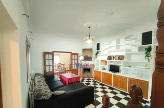 Chalet en venta en Carmona