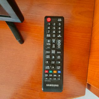 Televisión Samsung 32' + mando