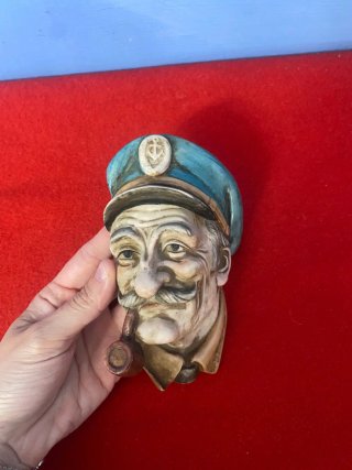 Busto Capitano con pipa, Capodimonte