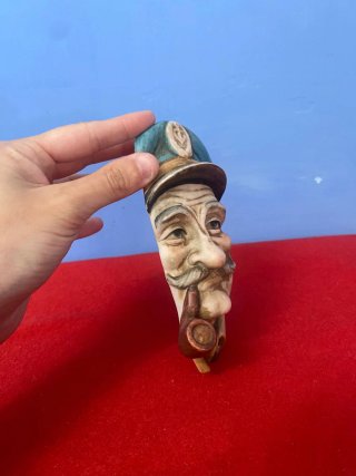 Busto Capitano con pipa, Capodimonte