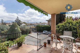 Chalet en venta en Ogíjares