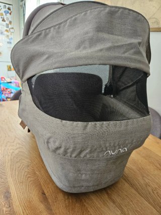 Capazo Nuna Triv Plegable + Funda Lluvia