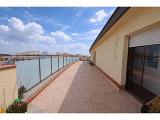 Ático en venta en El Castell-Poble Vell en Castelldefels