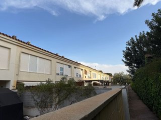 Casa adosada en venta en Náquera