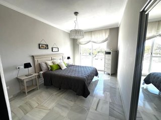 Piso en venta en Los Naranjos - Las Brisas en Marbella