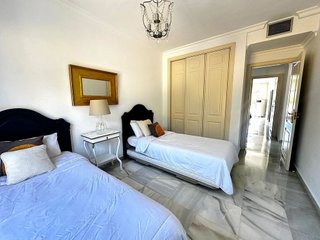 Piso en venta en Los Naranjos - Las Brisas en Marbella