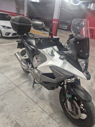 Honda VFR Crossrunner Blanca y Gris