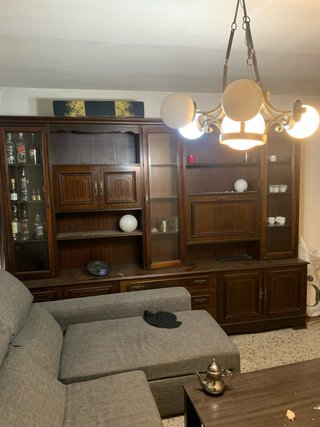 Mueble de salón madera y cristal