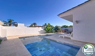 Chalet en venta en Empuriabrava en Castelló d´Empúries