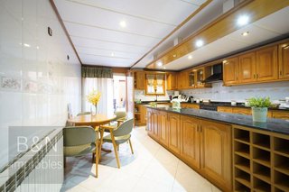 Casa adosada en venta en Les Arenes - La Grípia  Can Montllor en Terrassa