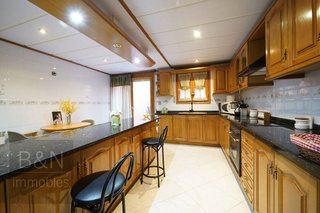 Casa adosada en venta en Les Arenes - La Grípia  Can Montllor en Terrassa