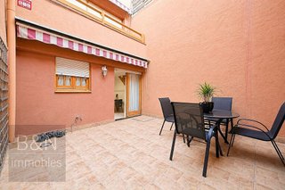 Casa adosada en venta en Les Arenes - La Grípia  Can Montllor en Terrassa