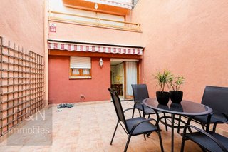 Casa adosada en venta en Les Arenes - La Grípia  Can Montllor en Terrassa