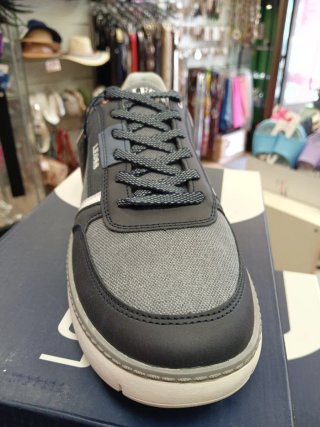 Deportivas LEOSS Talla 42 Nuevas