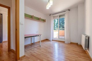 Piso en venta en Zubia (La)