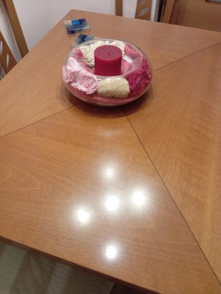 Mueble de salón madera y cristal y mesa comedor