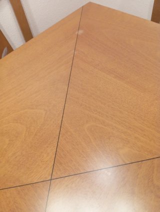 Mueble de salón madera y cristal y mesa comedor