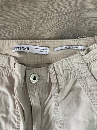 Pantalones cargo Bershka mujer beige