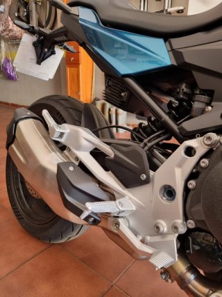 BMW F900R A2 (Deslimitada)