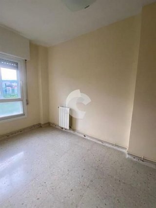 Piso en venta en As Lagoas en Ourense