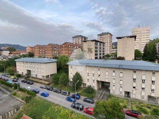 Piso en venta en As Lagoas en Ourense
