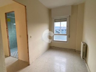 Piso en venta en As Lagoas en Ourense