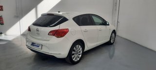 Opel Astra 2012