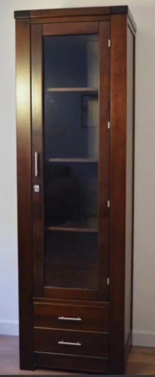 Vitrina de madera maciza con cristal