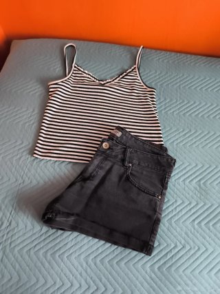 Conjunto: Camiseta y Pantalón Corto Mujer