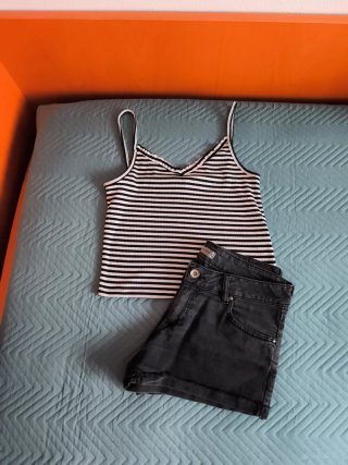 Conjunto: Camiseta y Pantalón Corto Mujer