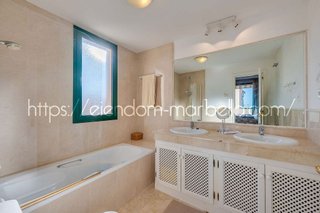 Piso en venta en Elviria en Marbella