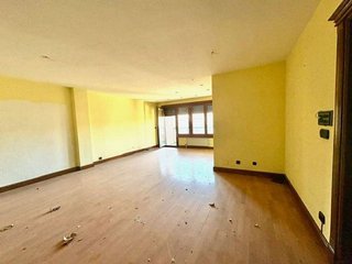 Piso en venta en Plaza España - Villa Pilar - Reyes Católicos - Vadillos en Burgos
